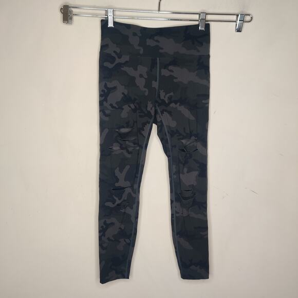 Zyia Active Camo Leggings Slashed Mid Rise - Picture 2 of 10